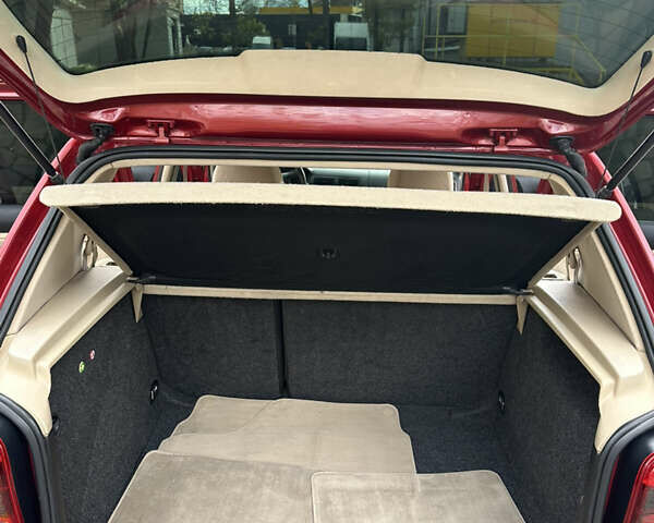 Красный Фольксваген Гольф, объемом двигателя 1.39 л и пробегом 255 тыс. км за 4200 $, фото 13 на Automoto.ua