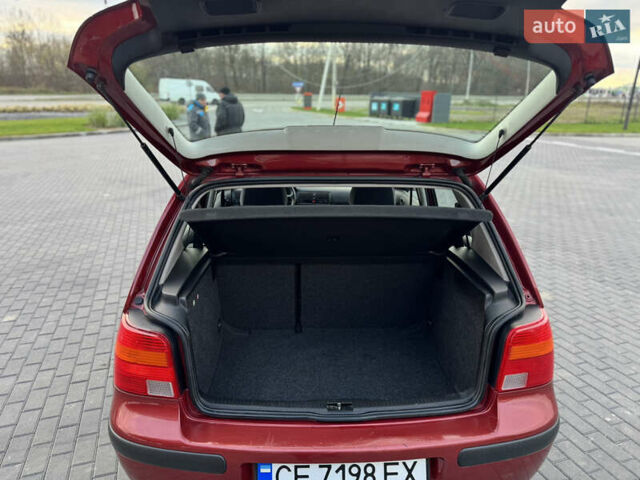 Красный Фольксваген Гольф, объемом двигателя 1.6 л и пробегом 179 тыс. км за 4100 $, фото 12 на Automoto.ua