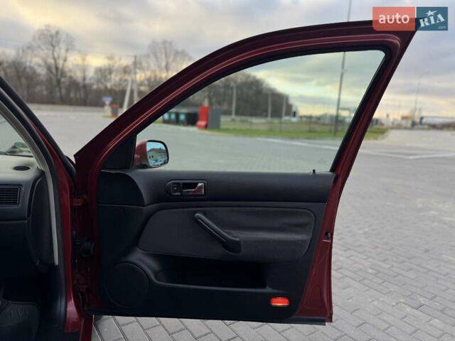 Красный Фольксваген Гольф, объемом двигателя 1.6 л и пробегом 179 тыс. км за 4100 $, фото 16 на Automoto.ua