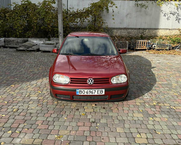 Красный Фольксваген Гольф, объемом двигателя 1.39 л и пробегом 255 тыс. км за 4200 $, фото 1 на Automoto.ua