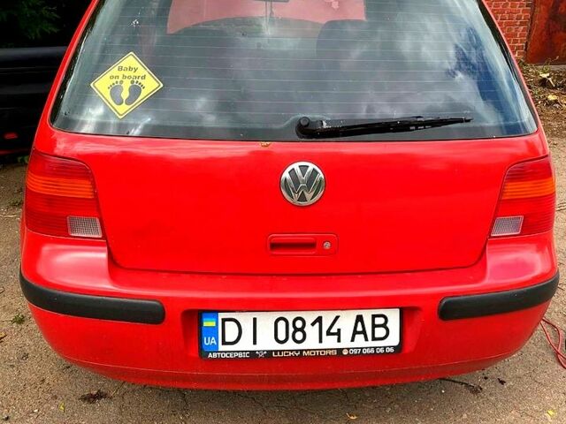Красный Фольксваген Гольф, объемом двигателя 1.4 л и пробегом 317 тыс. км за 2400 $, фото 1 на Automoto.ua