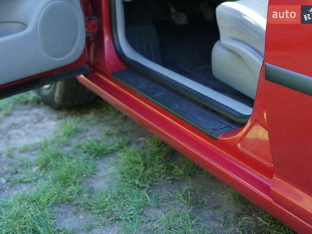 Красный Фольксваген Гольф, объемом двигателя 1.6 л и пробегом 225 тыс. км за 4150 $, фото 48 на Automoto.ua