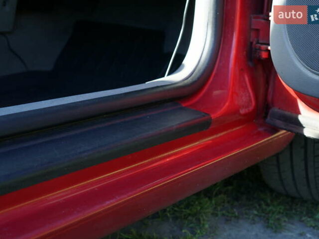 Красный Фольксваген Гольф, объемом двигателя 1.6 л и пробегом 225 тыс. км за 4150 $, фото 28 на Automoto.ua