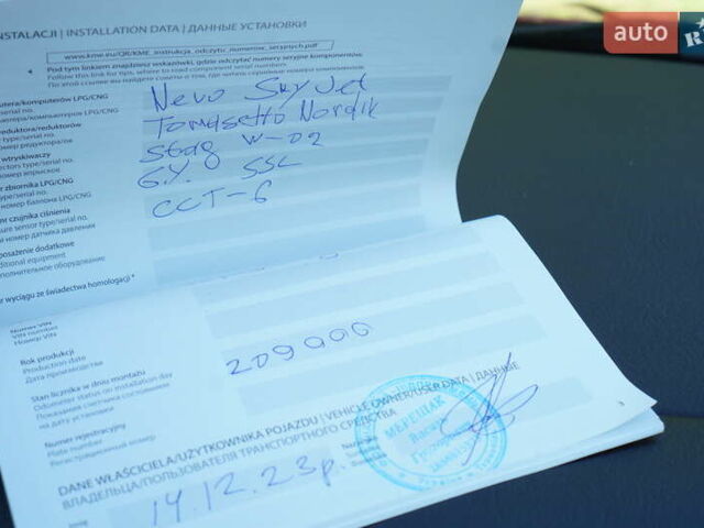 Красный Фольксваген Гольф, объемом двигателя 1.6 л и пробегом 225 тыс. км за 4150 $, фото 86 на Automoto.ua