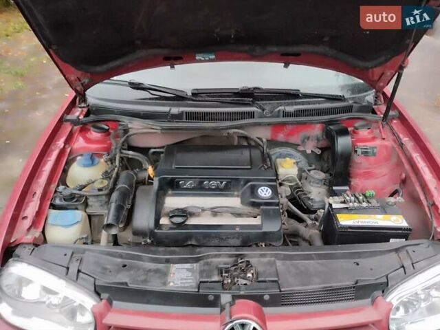 Красный Фольксваген Гольф, объемом двигателя 1.4 л и пробегом 270 тыс. км за 3350 $, фото 12 на Automoto.ua