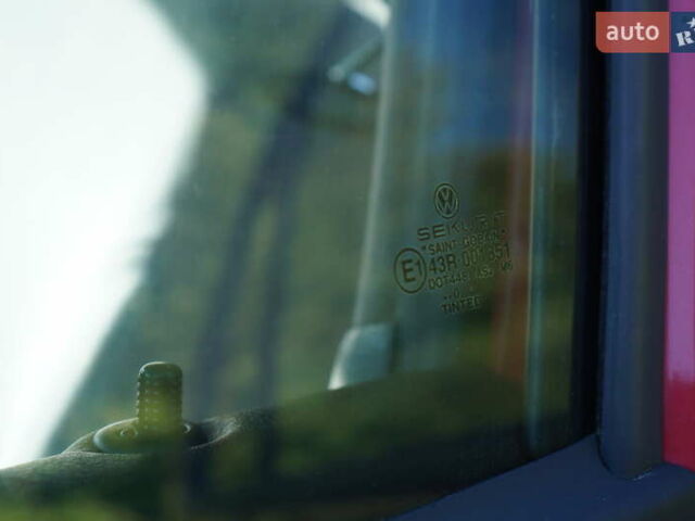 Красный Фольксваген Гольф, объемом двигателя 1.6 л и пробегом 225 тыс. км за 4150 $, фото 55 на Automoto.ua