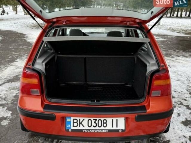 Червоний Фольксваген Гольф, об'ємом двигуна 1.6 л та пробігом 185 тис. км за 5250 $, фото 27 на Automoto.ua