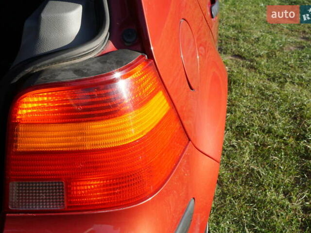 Красный Фольксваген Гольф, объемом двигателя 1.6 л и пробегом 225 тыс. км за 4150 $, фото 75 на Automoto.ua