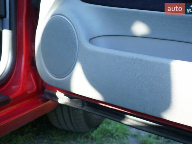 Красный Фольксваген Гольф, объемом двигателя 1.6 л и пробегом 225 тыс. км за 4150 $, фото 29 на Automoto.ua