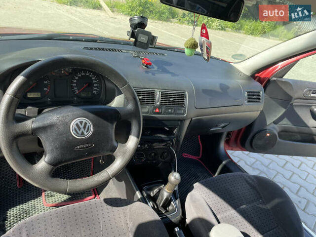 Красный Фольксваген Гольф, объемом двигателя 1.98 л и пробегом 304 тыс. км за 2999 $, фото 2 на Automoto.ua