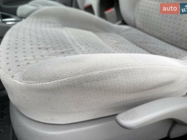 Червоний Фольксваген Гольф, об'ємом двигуна 1.6 л та пробігом 185 тис. км за 5250 $, фото 38 на Automoto.ua