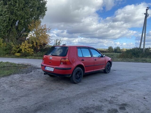 Красный Фольксваген Гольф, объемом двигателя 1.4 л и пробегом 260 тыс. км за 2300 $, фото 2 на Automoto.ua