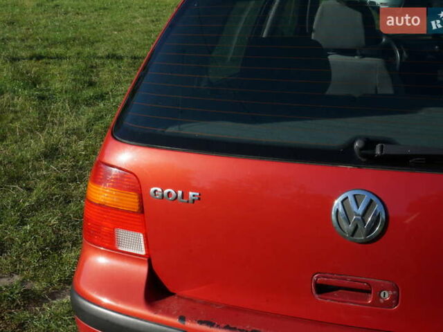 Красный Фольксваген Гольф, объемом двигателя 1.6 л и пробегом 225 тыс. км за 4150 $, фото 40 на Automoto.ua