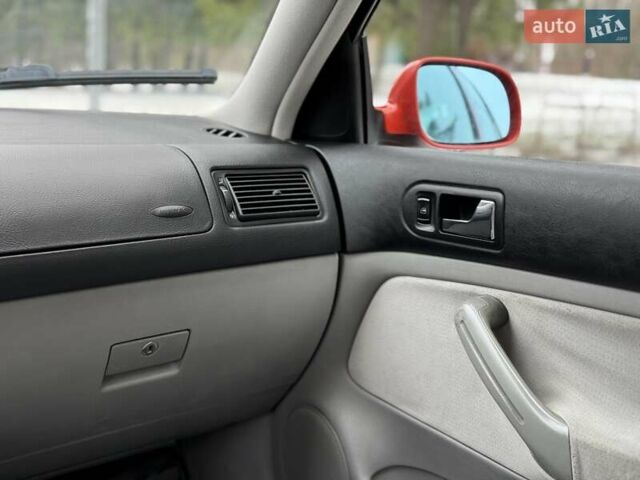 Червоний Фольксваген Гольф, об'ємом двигуна 1.6 л та пробігом 184 тис. км за 4100 $, фото 60 на Automoto.ua