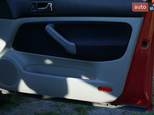 Красный Фольксваген Гольф, объемом двигателя 1.6 л и пробегом 225 тыс. км за 4150 $, фото 36 на Automoto.ua