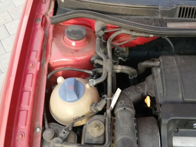 Червоний Фольксваген Гольф, об'ємом двигуна 1.4 л та пробігом 168 тис. км за 3850 $, фото 2 на Automoto.ua