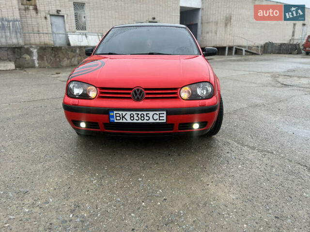 Красный Фольксваген Гольф, объемом двигателя 1.9 л и пробегом 306 тыс. км за 4800 $, фото 4 на Automoto.ua