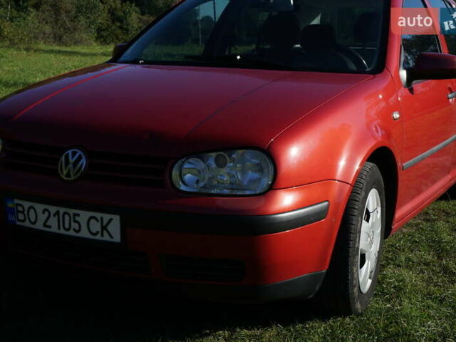 Красный Фольксваген Гольф, объемом двигателя 1.6 л и пробегом 225 тыс. км за 4150 $, фото 6 на Automoto.ua