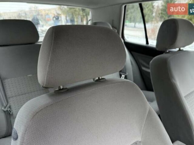 Червоний Фольксваген Гольф, об'ємом двигуна 1.6 л та пробігом 185 тис. км за 5250 $, фото 42 на Automoto.ua