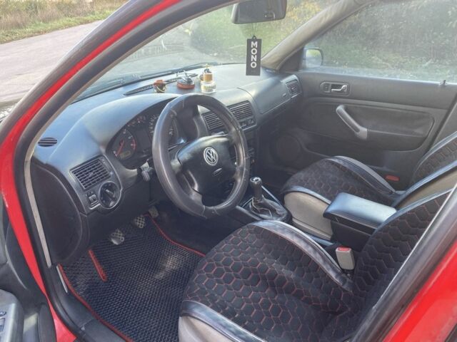 Красный Фольксваген Гольф, объемом двигателя 1.4 л и пробегом 260 тыс. км за 2300 $, фото 4 на Automoto.ua