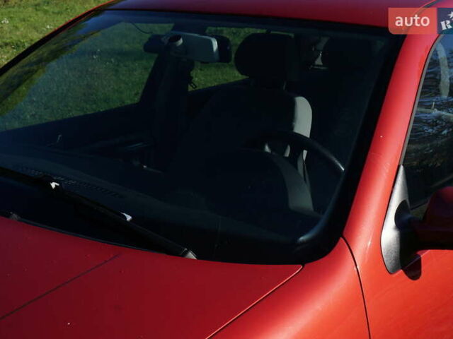 Красный Фольксваген Гольф, объемом двигателя 1.6 л и пробегом 225 тыс. км за 4150 $, фото 7 на Automoto.ua