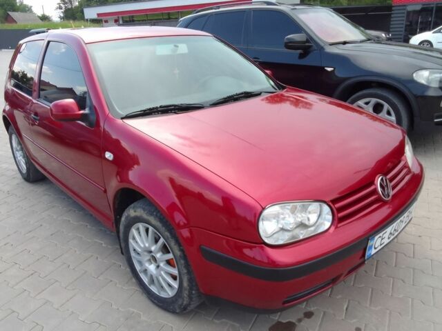 Красный Фольксваген Гольф, объемом двигателя 1.4 л и пробегом 345 тыс. км за 3716 $, фото 2 на Automoto.ua