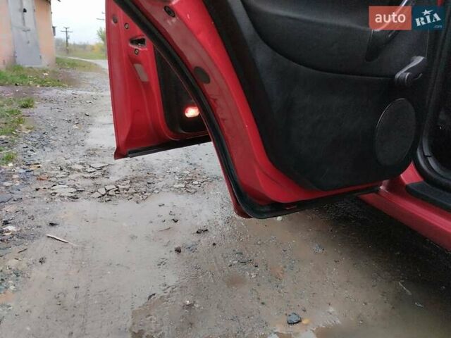 Красный Фольксваген Гольф, объемом двигателя 1.4 л и пробегом 270 тыс. км за 3350 $, фото 10 на Automoto.ua