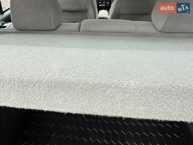 Червоний Фольксваген Гольф, об'ємом двигуна 1.6 л та пробігом 184 тис. км за 4100 $, фото 32 на Automoto.ua