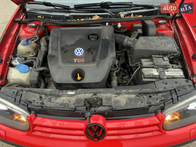 Красный Фольксваген Гольф, объемом двигателя 1.9 л и пробегом 306 тыс. км за 4800 $, фото 12 на Automoto.ua