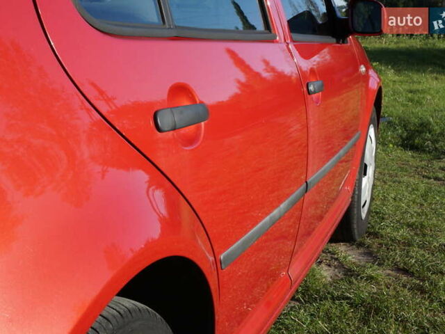 Красный Фольксваген Гольф, объемом двигателя 1.6 л и пробегом 225 тыс. км за 4150 $, фото 64 на Automoto.ua