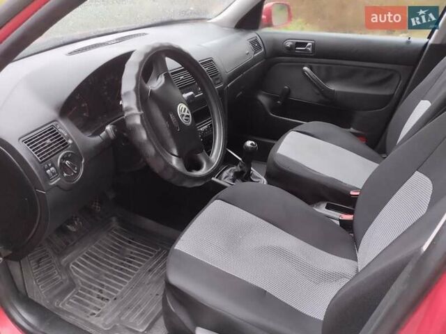 Красный Фольксваген Гольф, объемом двигателя 1.4 л и пробегом 270 тыс. км за 3350 $, фото 14 на Automoto.ua