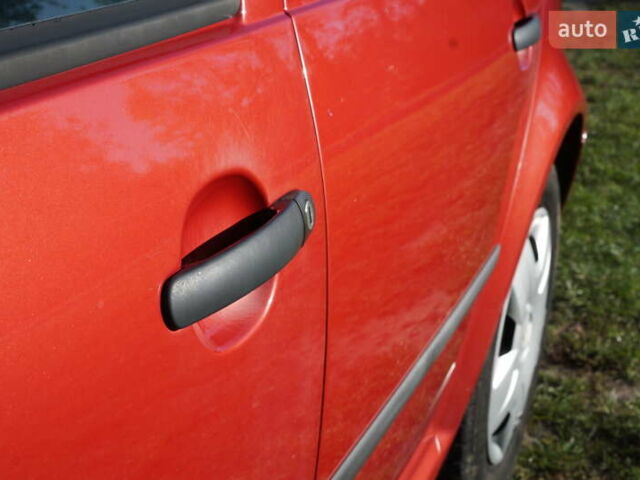 Красный Фольксваген Гольф, объемом двигателя 1.6 л и пробегом 225 тыс. км за 4150 $, фото 8 на Automoto.ua
