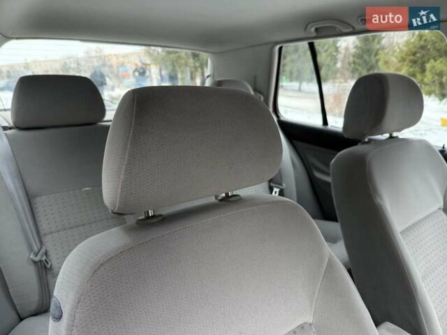 Червоний Фольксваген Гольф, об'ємом двигуна 1.6 л та пробігом 184 тис. км за 4100 $, фото 37 на Automoto.ua