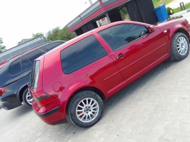 Красный Фольксваген Гольф, объемом двигателя 1.4 л и пробегом 345 тыс. км за 3716 $, фото 3 на Automoto.ua