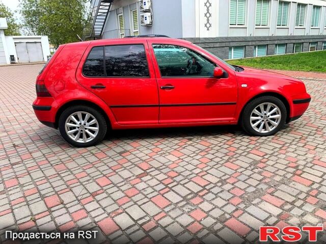 Красный Фольксваген Гольф, объемом двигателя 1.6 л и пробегом 320 тыс. км за 3700 $, фото 5 на Automoto.ua
