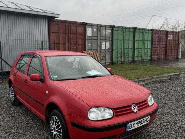 Красный Фольксваген Гольф, объемом двигателя 1.6 л и пробегом 215 тыс. км за 4850 $, фото 2 на Automoto.ua