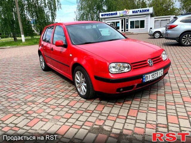 Красный Фольксваген Гольф, объемом двигателя 1.6 л и пробегом 320 тыс. км за 3700 $, фото 1 на Automoto.ua
