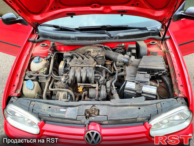 Червоний Фольксваген Гольф, об'ємом двигуна 1.6 л та пробігом 220 тис. км за 4399 $, фото 12 на Automoto.ua