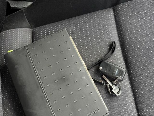 Червоний Фольксваген Гольф, об'ємом двигуна 1.4 л та пробігом 209 тис. км за 3850 $, фото 19 на Automoto.ua