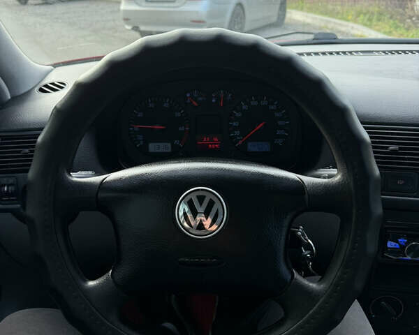 Червоний Фольксваген Гольф, об'ємом двигуна 1.39 л та пробігом 209 тис. км за 3850 $, фото 30 на Automoto.ua