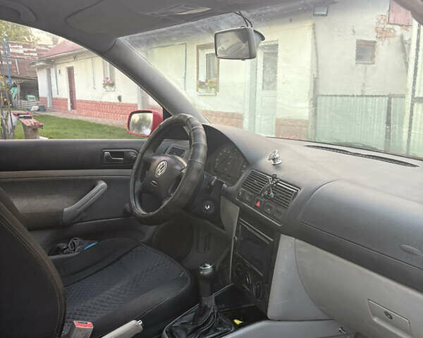 Червоний Фольксваген Гольф, об'ємом двигуна 1.4 л та пробігом 189 тис. км за 4000 $, фото 9 на Automoto.ua