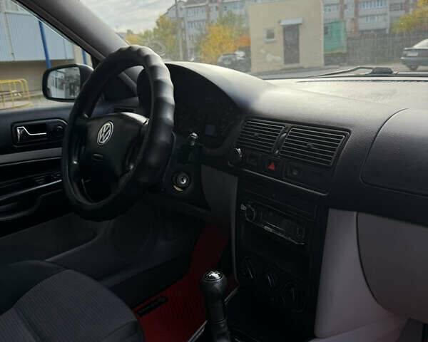 Червоний Фольксваген Гольф, об'ємом двигуна 1.39 л та пробігом 209 тис. км за 3850 $, фото 19 на Automoto.ua