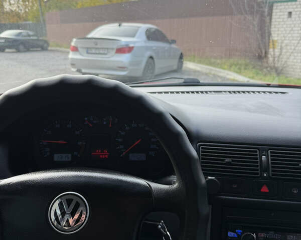 Червоний Фольксваген Гольф, об'ємом двигуна 1.39 л та пробігом 209 тис. км за 3850 $, фото 28 на Automoto.ua