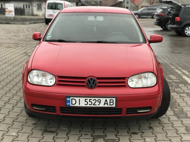Красный Фольксваген Гольф, объемом двигателя 1.6 л и пробегом 273 тыс. км за 3399 $, фото 1 на Automoto.ua