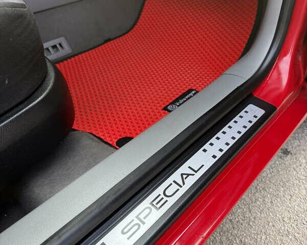 Червоний Фольксваген Гольф, об'ємом двигуна 1.39 л та пробігом 209 тис. км за 3850 $, фото 21 на Automoto.ua