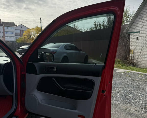 Червоний Фольксваген Гольф, об'ємом двигуна 1.39 л та пробігом 209 тис. км за 3850 $, фото 36 на Automoto.ua