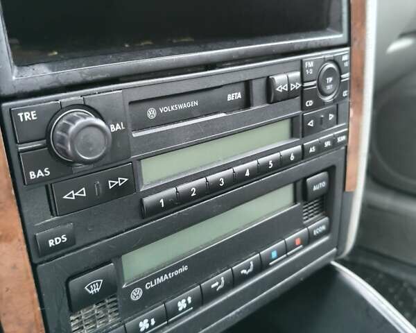 Червоний Фольксваген Гольф, об'ємом двигуна 1.6 л та пробігом 206 тис. км за 3350 $, фото 10 на Automoto.ua