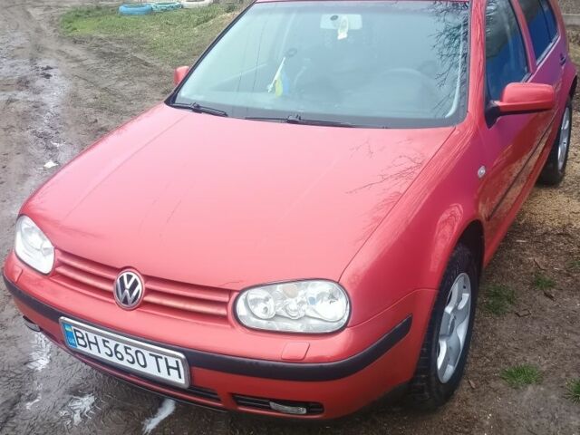 Красный Фольксваген Гольф, объемом двигателя 1.6 л и пробегом 255 тыс. км за 4100 $, фото 3 на Automoto.ua