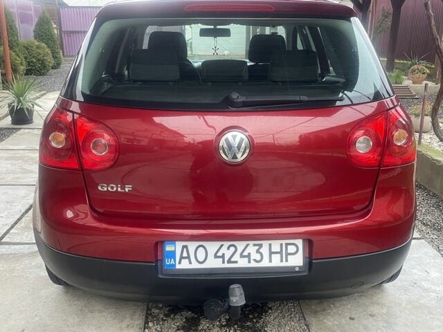 Красный Фольксваген Гольф, объемом двигателя 1.4 л и пробегом 198 тыс. км за 4500 $, фото 2 на Automoto.ua
