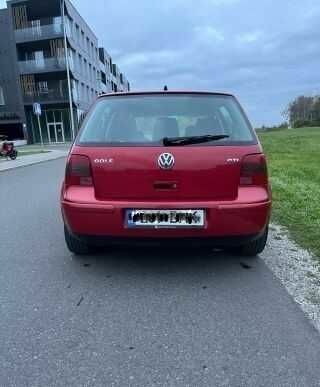Красный Фольксваген Гольф, объемом двигателя 1.8 л и пробегом 233 тыс. км за 1554 $, фото 4 на Automoto.ua